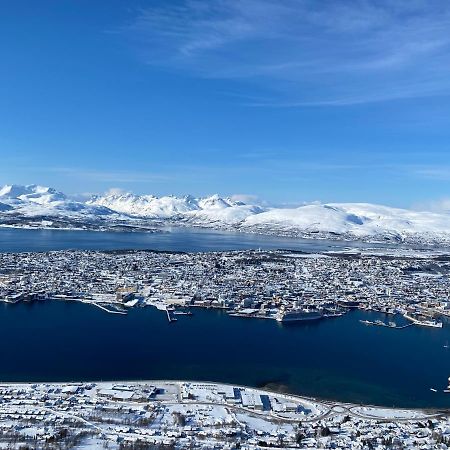 Aurora Apartment Very Close To Cable Car And Sherpatrappa Tromsø Exterior foto