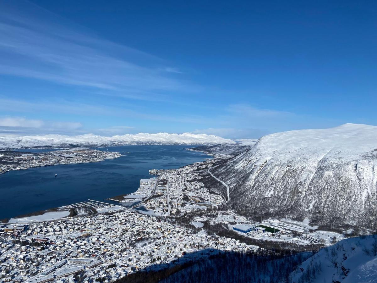 Aurora Apartment Very Close To Cable Car And Sherpatrappa Tromsø Exterior foto
