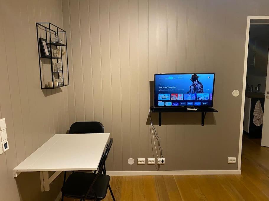 Aurora Apartment Very Close To Cable Car And Sherpatrappa Tromsø Exterior foto