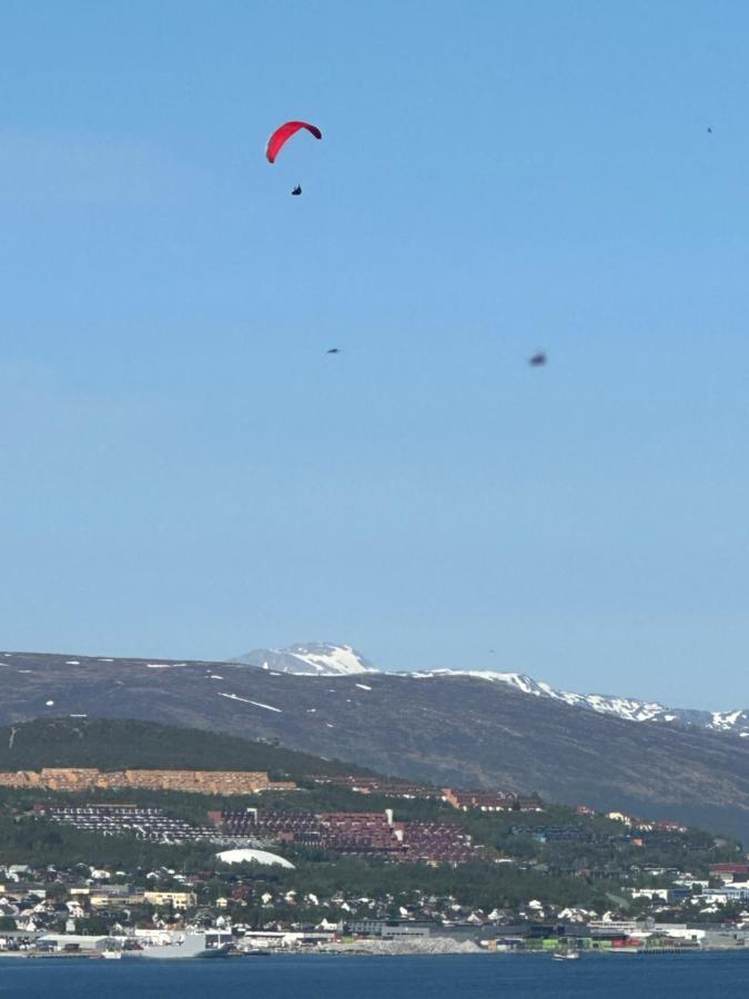 Aurora Apartment Very Close To Cable Car And Sherpatrappa Tromsø Exterior foto