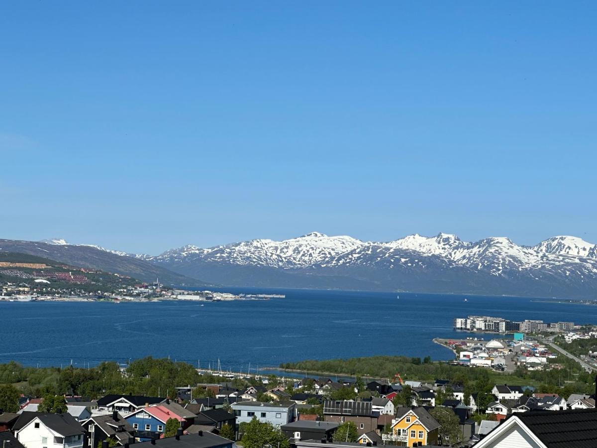 Aurora Apartment Very Close To Cable Car And Sherpatrappa Tromsø Exterior foto